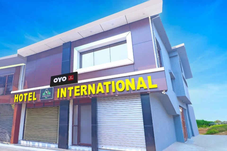 Super Hotel O MG International Hotel in West Bengal