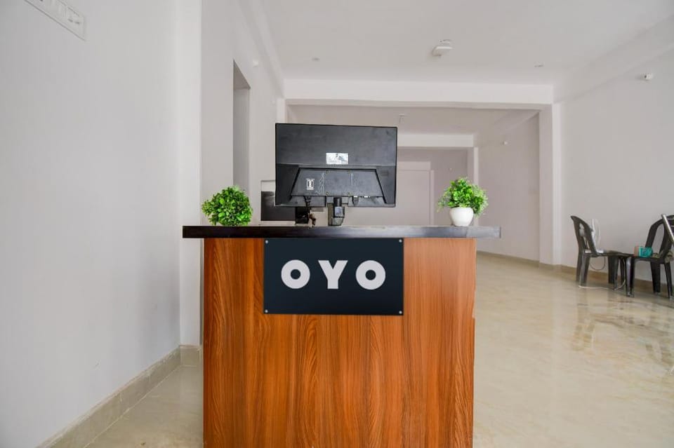 SPOT ON by OYO Hotel Happy Stay Hotel in Uttar Pradesh