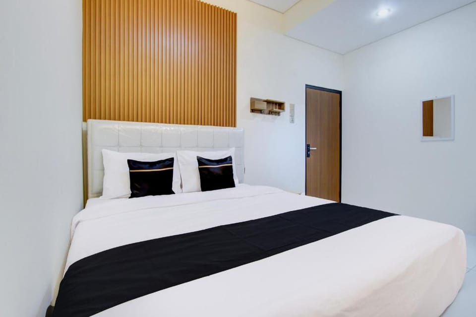 Collection O Solo near Universitas Muhammadiyah Surakarta formerly Kedaton Home Hotel in Special Region of Yogyakarta