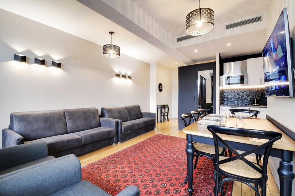 Modern apartment near Palais Garnier Apartment in Paris