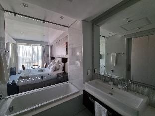 Sandton Skye- Luxury Apartment Apartment in Sandton
