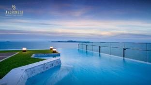 Perfect Sea View Studio High Floor Apartment in Pattaya City