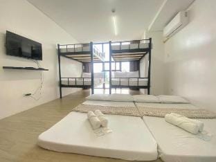 1810 Pool, Gym ,Wi-Fi + Netflix Vacation rental in Lapu-Lapu City