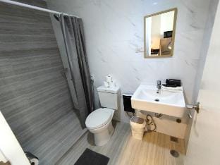 1606  Pool, Gym, Wi-Fi+ Netflix Vacation rental in Lapu-Lapu City