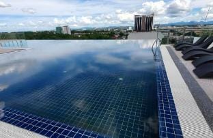 Queen Deluxe II With Balcony@Kozi Square (A1-19II) Vacation rental in Kuching