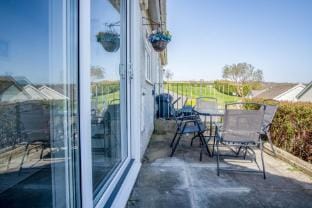 Bayview 32 - 2 Bedroom Chalet - Bayview Oxwich Chalet in Wales