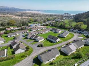 Bayview 32 - 2 Bedroom Chalet - Bayview Oxwich Chalet in Wales
