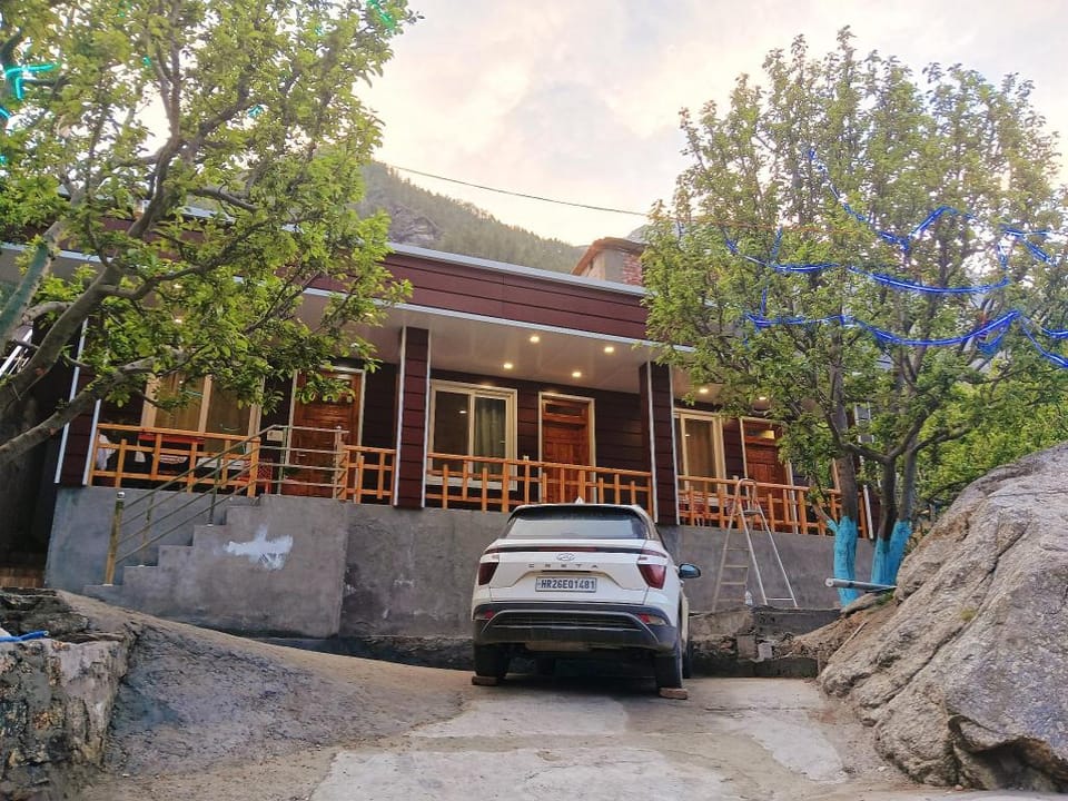 Harsil woodstone Hotel in Uttarakhand