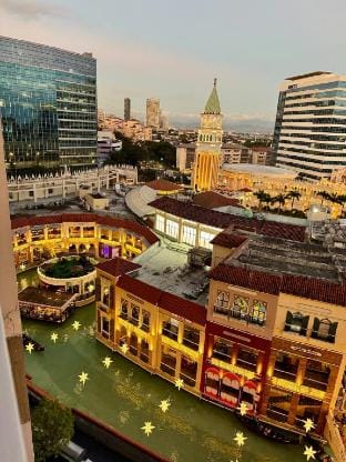 Spacious Staycation with venice grand canal view Vacation rental in Makati