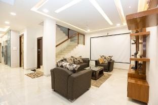 Family& Kid Friendly 5BHK @BanjaraHills Vacation rental in Hyderabad