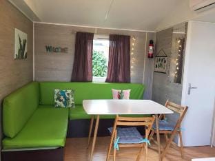 Tropical Bungalow 2: air cond+heated pools+sea Vacation rental in Occitanie