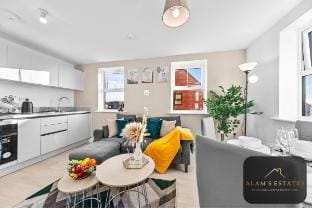 Work& Relax | Spacious Home | Sleeps 6 | FAST WIFI Vacation rental in Leeds