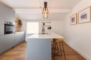 Beautiful Cuppin Street Two Bed Apartment Apartment in Chester