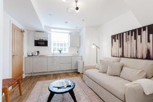 Beautiful Grosvenor Street Apartment Apartment in Chester
