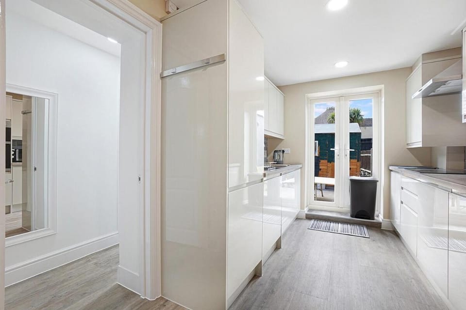 Stylish 5 bedroom house with 3 bathrooms Vacation rental in Dartford