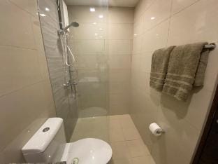 OneBR with Kitchen & Balcony 2 mins to Okada - 6D Apartment in Pasay