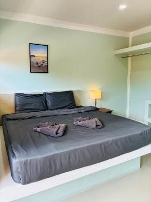 Rainbow Room No.16 Front of Haad Rin Queen Ferry Vacation rental in Ko Samui