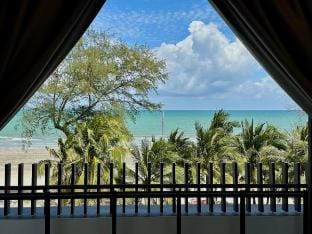 The Casarina Seafront Villa w Mini Waterpark 10pax Villa in Pahang, Malaysia