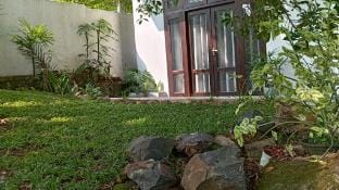 Mountain Edge Unawutuna Villa in Southern Province