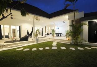 Villa Casa Leo Bali Vacation rental in North Kuta