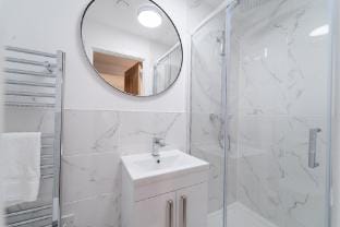 Central Chester Gem with Modern Amenities Apartment in Chester