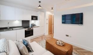 Prime Location: Chester City Apartment Apartment in Chester