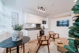 Modern Chester Flat in City Centre Apartment in Chester