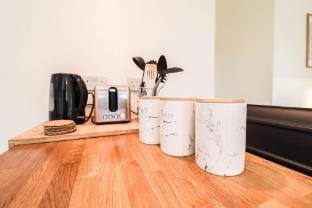 Right by Oval station - 2 bed flat FREE WIFI! Apartment in London