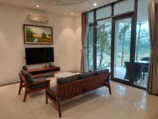 Villa view hồ  Villa in Laos