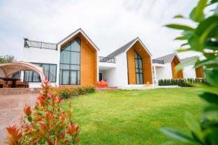 พูลวิลล่าเขาใหญ่ฮิลล์ Pool Villa Khaoyai Hill Villa in Laos