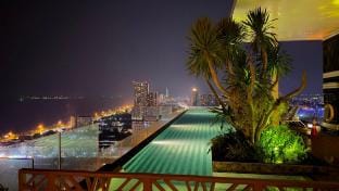 SPACE ZONE Luxury Apartman in Riviera Jomtien Vacation rental in Pattaya City