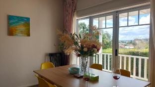 Tranquil Seaview Garden Retreat, Close to Beach Vacation rental in Auckland