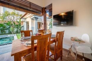 Stylish Three Bedroom Villa Near Canggu Vacation rental in North Kuta
