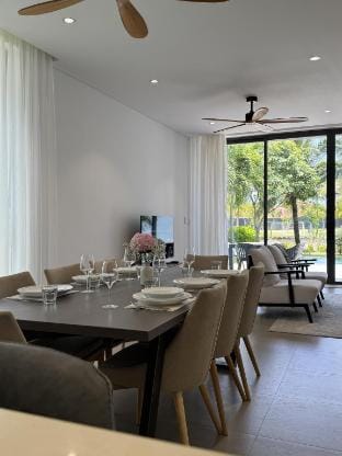 Sanctuary Villa 3 phòng - xinh đẹp - nằm sát biển Villa in Ba Ria - Vung Tau
