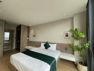 XOI Lumi_401_Lakeside 2BR-75m²_Kitchen&Balcony@CBD Vacation rental in Laos