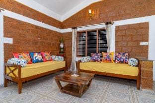 Courtyard Banyan, Nandi Hills Farm Stay in Tamil Nadu