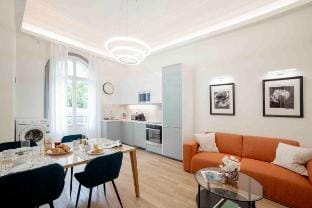 Elegant Haussmann House - Champs Élysées, Paris Vacation rental in Paris