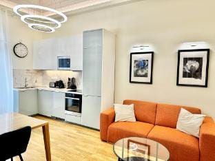 Champs Elysée - terrace view of the monuments Vacation rental in Paris