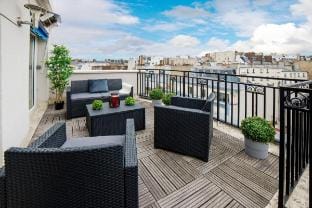 Horizon House - Private rooftop and panoramic view Vacation rental in Paris