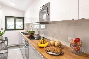 Secret House – Champs Élysée – Rare – AC Vacation rental in Paris