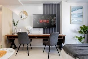 Luxe Studio in Prime Location—Cebu I.T. Park Vacation rental in Lapu-Lapu City