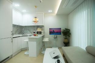 YG엔터1분/합정역600M/신축건물/엘리베이터/9인/무제한에어컨/주차가능 Apartment in Seoul