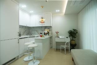 YG엔터1분/합정역600M/신축건물/엘리베이터/9인/무제한에어컨/주차가능 Apartment in Seoul