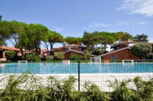 Airy Family-Friendly Apartment in Residence with Pool Apartment in Bibione