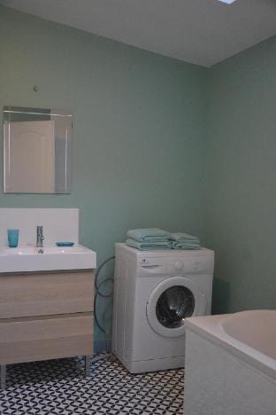 One bedroom with terrace Vacation rental in Bordeaux