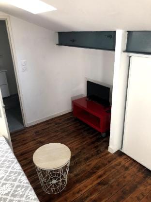 Studio near Fondaudege Vacation rental in Bordeaux