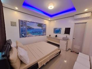 Weigel's Beach House Vacation rental in Central Visayas