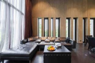 Luxury Modern Pool Jacuzzi Villa 5BR Thonglor Villa in Bangkok