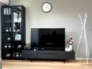 new house 距离难波2站5分钟的车程 | 新筑3层民宿，3个卧室最多可以住8个人 Vacation rental in Osaka