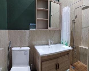 Private Units at Fantastic Location - 35 - Nato’s Vacation rental in Bacolod